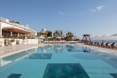 Hotel Pool